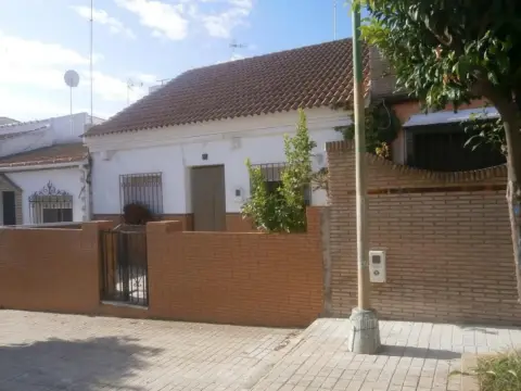 Chalet en calle Camarada Carlos López Moreno, nº 12